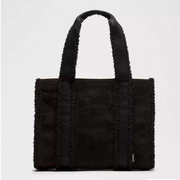 NWT Lululemon Full Size Boxy Tote Black Faux Shearling Trim Bag O/S - Picture 2 of 7